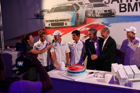 120821_DTM_Groeten_BMW_Taart